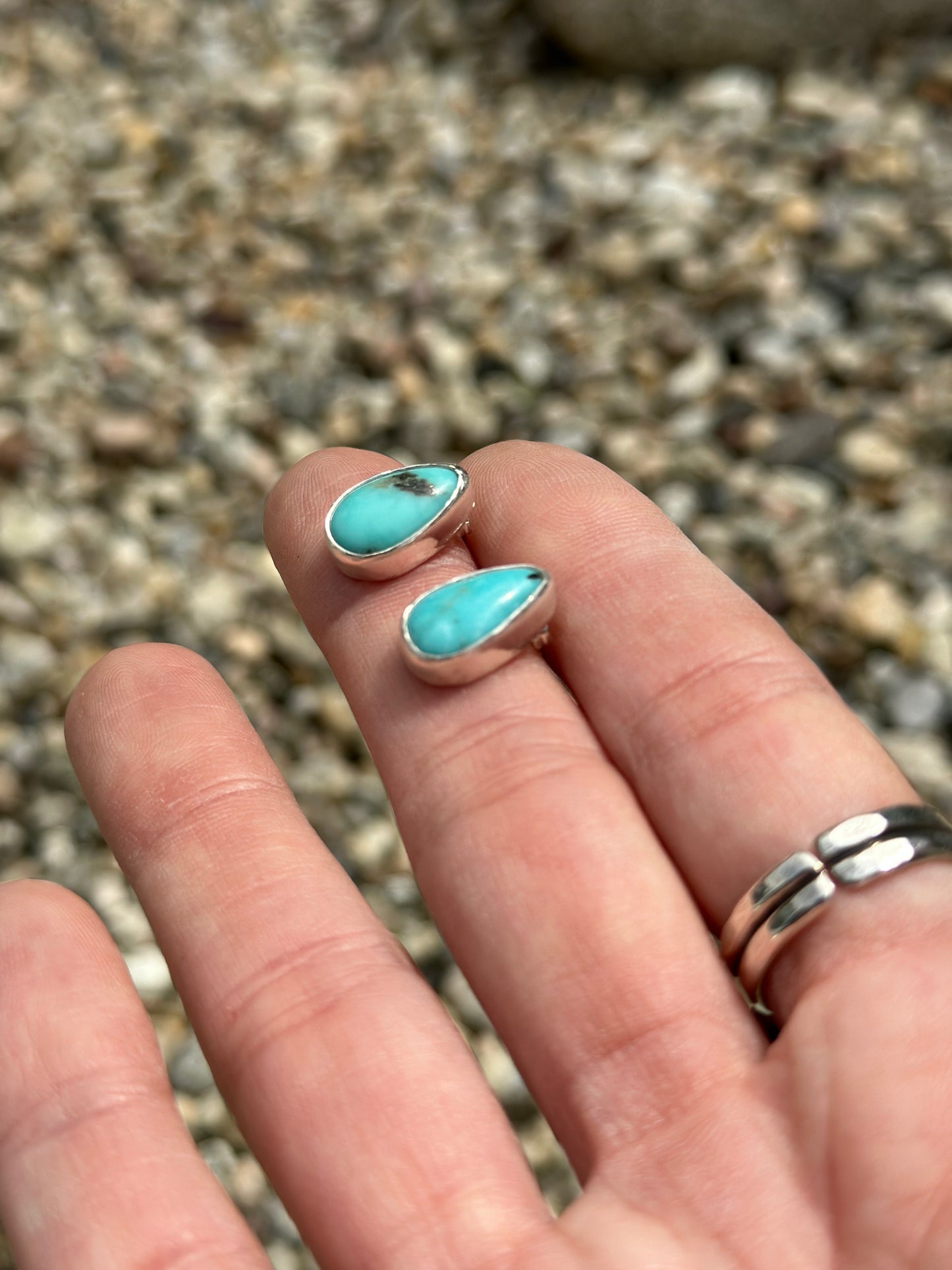 Kingman Turquoise Studs .925