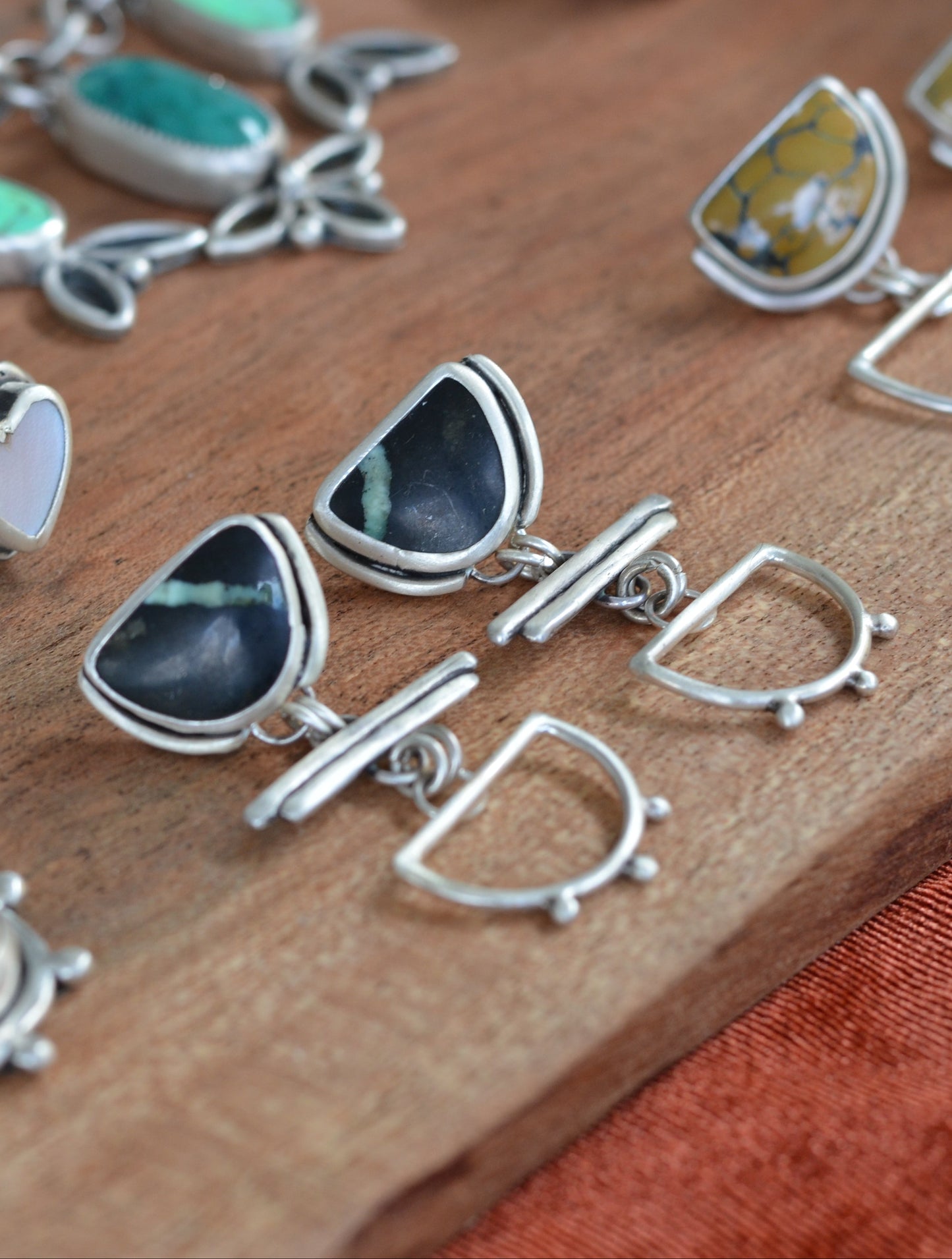 Meia Lua Earrings - Angel Wing Variscite